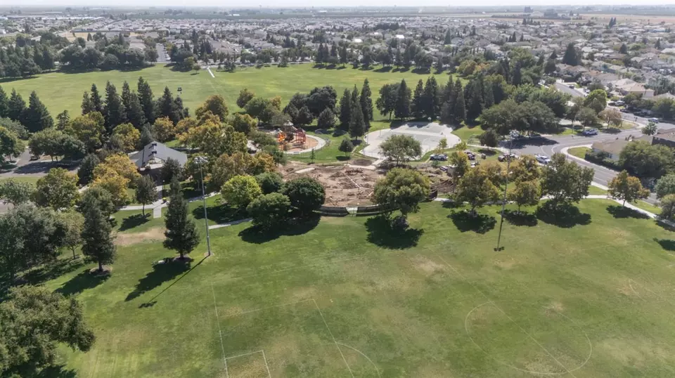 View/Area - 864 N Heartland Dr, Manteca, CA 95337 photo 3 of 5