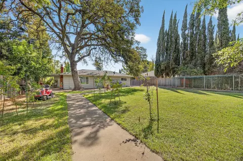 Exterior - 5325 Flagstone St, Carmichael, CA 95608 photo 12 of 16