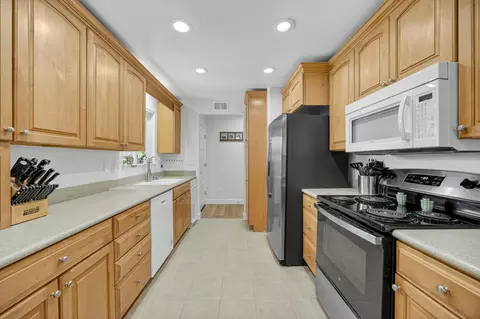 Kitchen - 5325 Flagstone St, Carmichael, CA 95608 photo 2 of 4