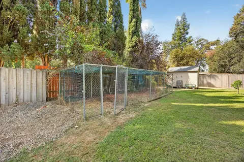Exterior - 5325 Flagstone St, Carmichael, CA 95608 photo 9 of 16