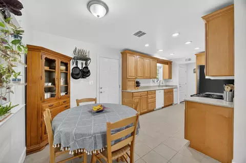 Kitchen - 5325 Flagstone St, Carmichael, CA 95608 photo 4 of 4