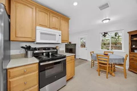 Kitchen - 5325 Flagstone St, Carmichael, CA 95608 photo 3 of 4
