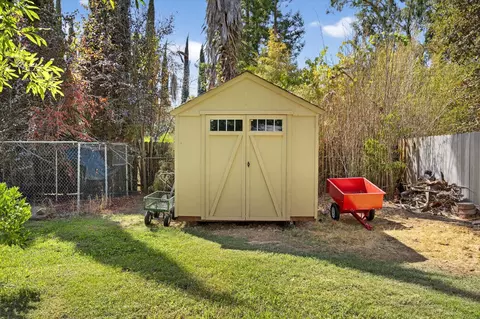 Exterior - 5325 Flagstone St, Carmichael, CA 95608 photo 10 of 16