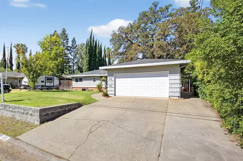 Exterior - 5325 Flagstone St, Carmichael, CA 95608 photo 2 of 16