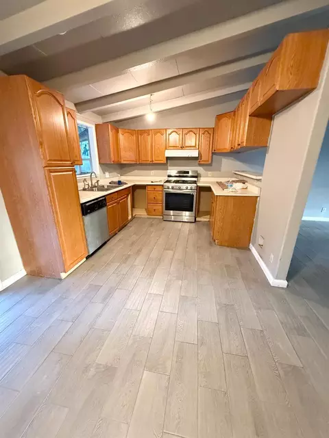 Kitchen - 622 Josilane, Modesto, CA 95351 photo 2 of 2
