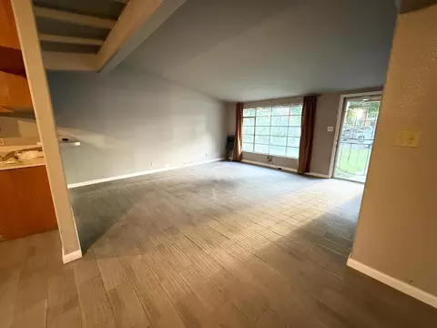 Living - 622 Josilane, Modesto, CA 95351 photo 2 of 4