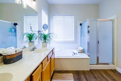 Bath - 3224 Miadora Ct, Modesto, CA 95355 photo 6 of 6