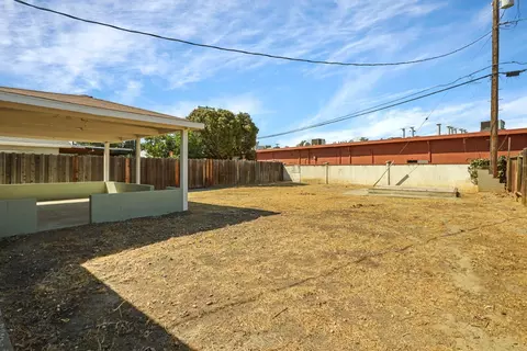 Exterior - 339 E 22nd St, Tracy, CA 95376 photo 3 of 6