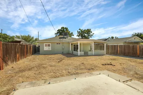 Exterior - 339 E 22nd St, Tracy, CA 95376 photo 4 of 6