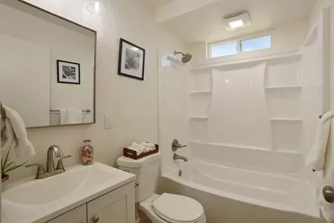 Bath - 339 E 22nd St, Tracy, CA 95376 photo 1 of 1