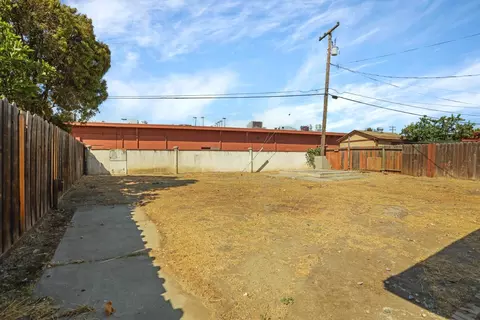 Exterior - 339 E 22nd St, Tracy, CA 95376 photo 6 of 6