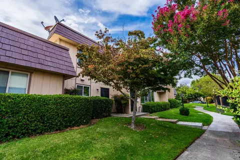 Exterior - 5916 Casa Alegre, Carmichael, CA 95608 photo 2 of 8