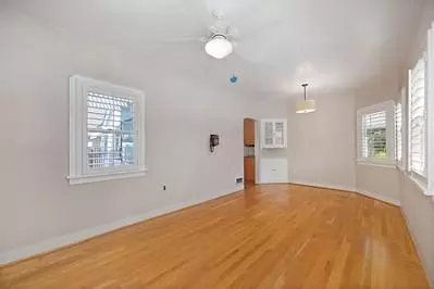 Living - 535 Myrtle Ave, Modesto, CA 95350 photo 8 of 8