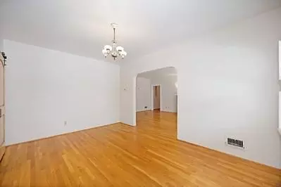 Living - 535 Myrtle Ave, Modesto, CA 95350 photo 6 of 8