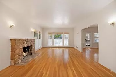 Living - 535 Myrtle Ave, Modesto, CA 95350 photo 2 of 8