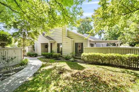 2768 Sherwood Ave #B, Modesto, CA 95350