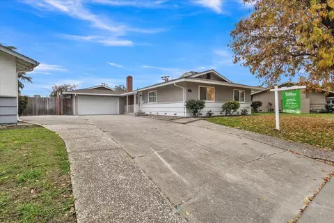 24 W Pardee Ln, Stockton, CA 95207