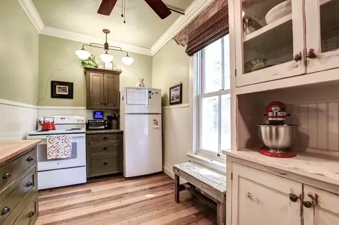 Kitchen - 25107 Main St, Capay, CA 95607 photo 2 of 5
