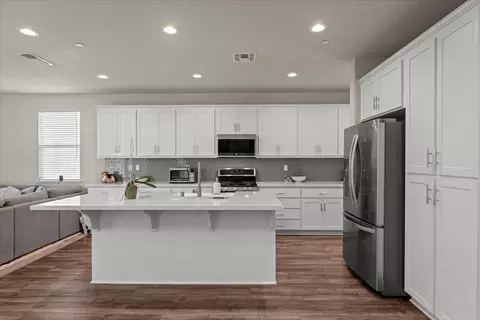 3221 Showcase Way, Modesto, CA 95356 photo 4