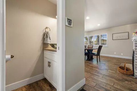 Entry Way - 3016 Highgate Rd, Modesto, CA 95350 photo 3 of 8