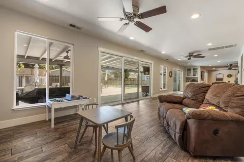Entry Way - 3016 Highgate Rd, Modesto, CA 95350 photo 5 of 8