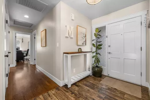 Entry Way - 3016 Highgate Rd, Modesto, CA 95350 photo 6 of 8