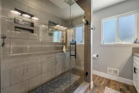 Bath - 3016 Highgate Rd, Modesto, CA 95350 photo 5 of 5