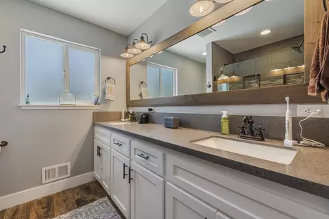 Bath - 3016 Highgate Rd, Modesto, CA 95350 photo 4 of 5