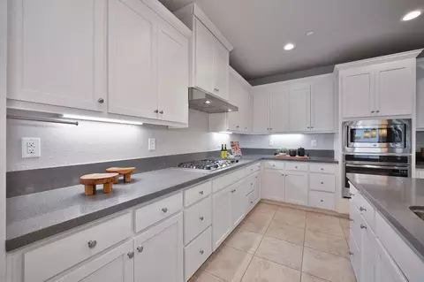 Kitchen - 2032 Cannery Loop, Davis, CA 95616 photo 3 of 5