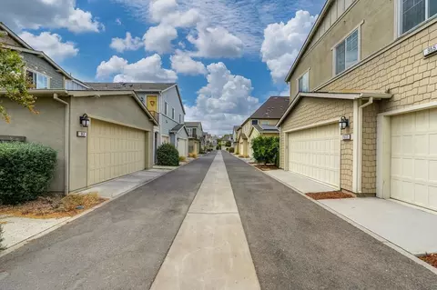 Entry Way - 2032 Cannery Loop, Davis, CA 95616 photo 10 of 10