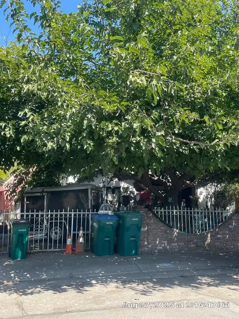 3204 Volney St, Stockton, CA 95206