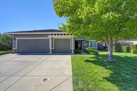 6137 Crater Lake Dr, Roseville, CA 95678