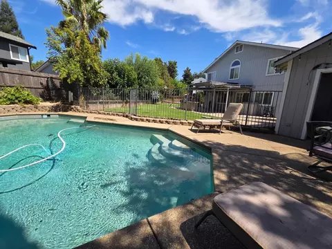 8216 Exbourne Cir, Sacramento, CA 95828