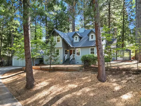 11551 Forest View Dr, Nevada City, CA 95959