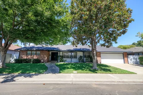 405 Roxbury Ln, Modesto, CA 95350