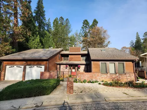 245 Cornwall Ave, Grass Valley, CA 95945 photo 1