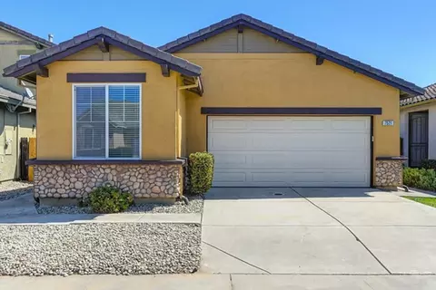 7521 Sun Willow Ln, Sacramento, CA 95823