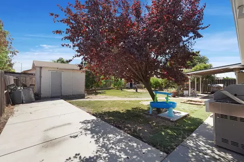 Exterior - 334 Osage Pl, Lathrop, CA 95330 photo 7 of 15