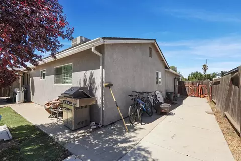 Exterior - 334 Osage Pl, Lathrop, CA 95330 photo 6 of 15