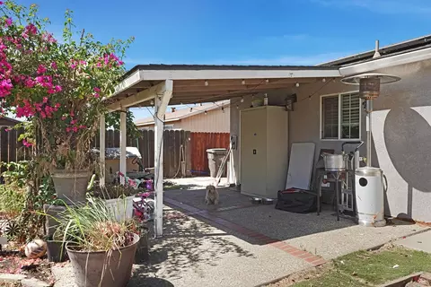 Exterior - 334 Osage Pl, Lathrop, CA 95330 photo 10 of 15
