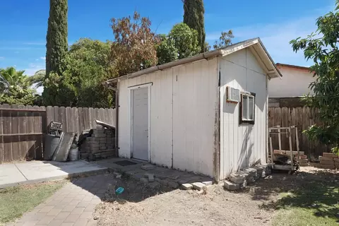 Exterior - 334 Osage Pl, Lathrop, CA 95330 photo 9 of 15