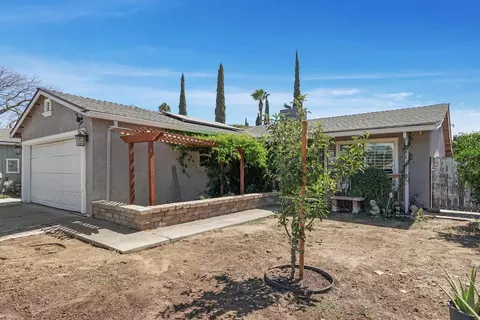 Exterior - 334 Osage Pl, Lathrop, CA 95330 photo 4 of 15