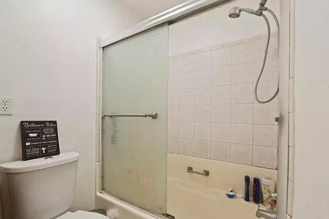 Bath - 334 Osage Pl, Lathrop, CA 95330 photo 2 of 3