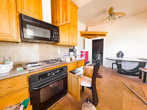 Kitchen - 10427 Barber Rd, Thornton, CA 95686 photo 2 of 3