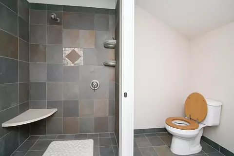 Bath - 10427 Barber Rd, Thornton, CA 95686 photo 4 of 4