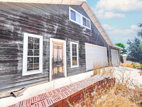 Exterior - 10427 Barber Rd, Thornton, CA 95686 photo 3 of 10