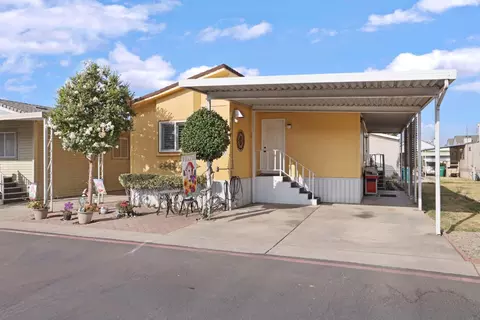 471 Almond Dr #22, Lodi, CA 95240