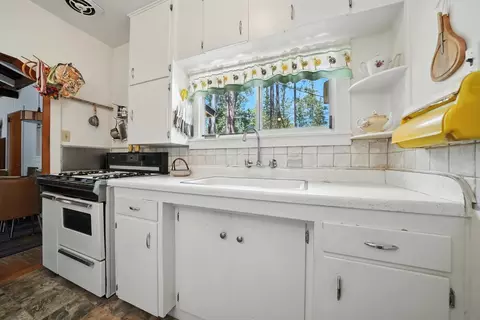 Kitchen - 12865 Eldel Rd, Pine Grove, CA 95665 photo 2 of 3