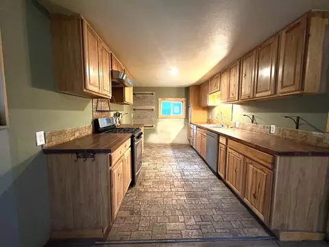 Kitchen - 16632 Madrone Ct, Pioneer, CA 95666 photo 1 of 1