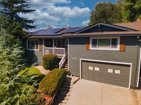 12677 Highland Dr, Auburn, CA 95603